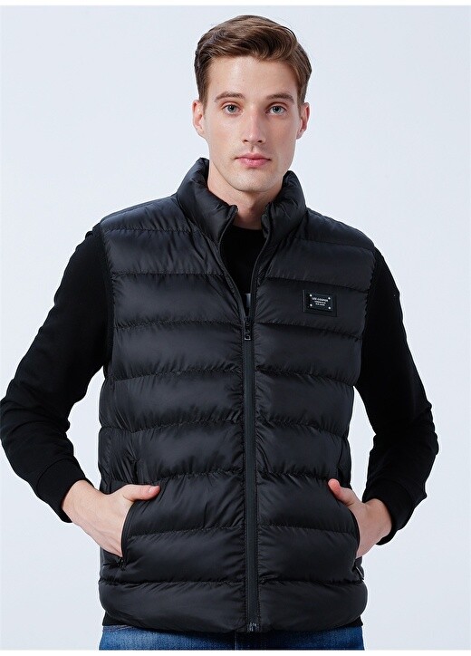 

Черный мужской однотонный пуховик с воротником-стойкой Lee Cooper