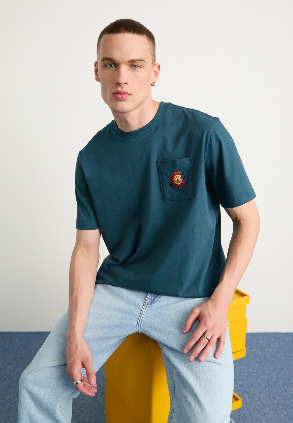 

Футболка базовая LEISURE NOTE adidas Originals, цвет arctic night