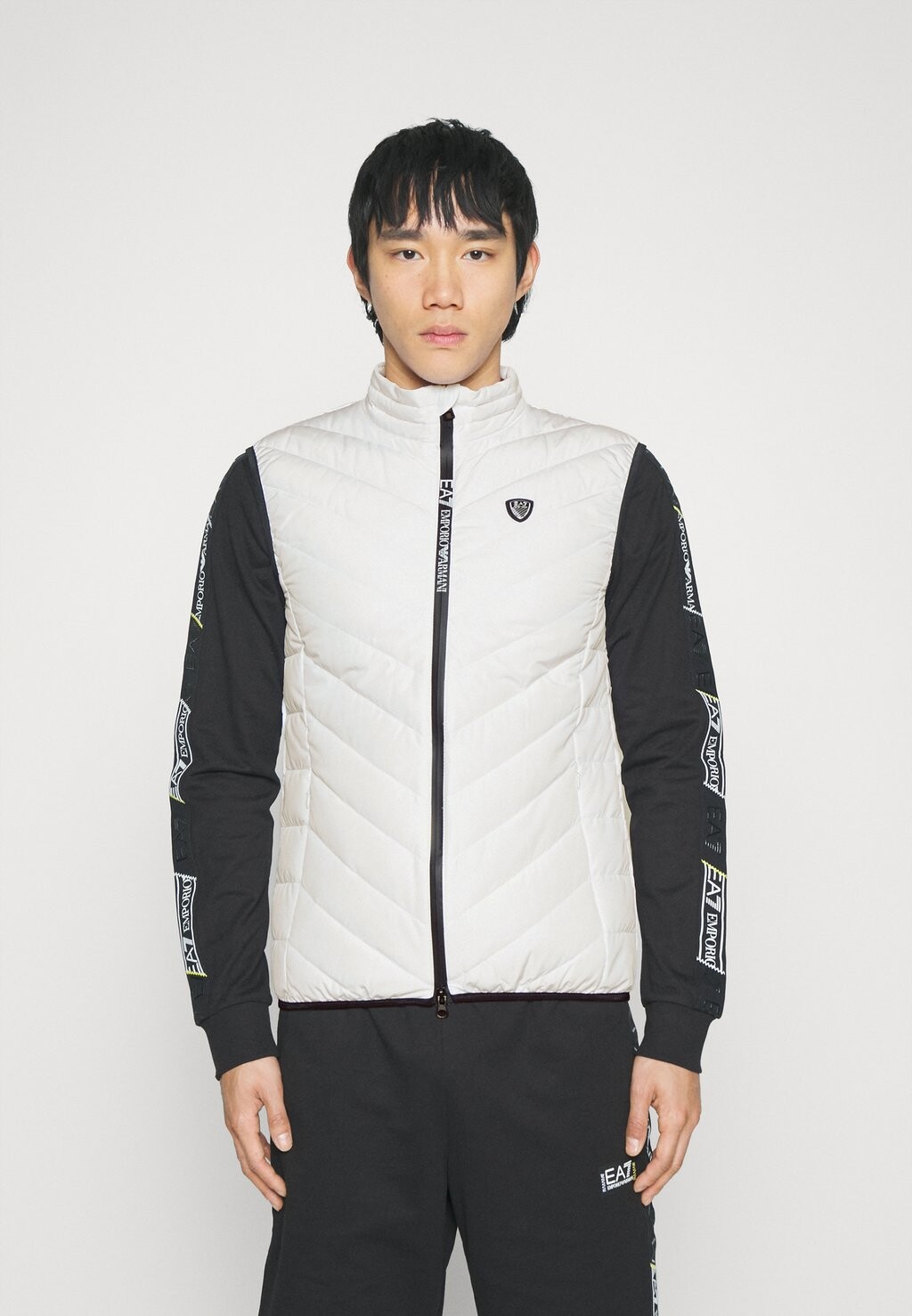 

Жилет Armani Emporio
