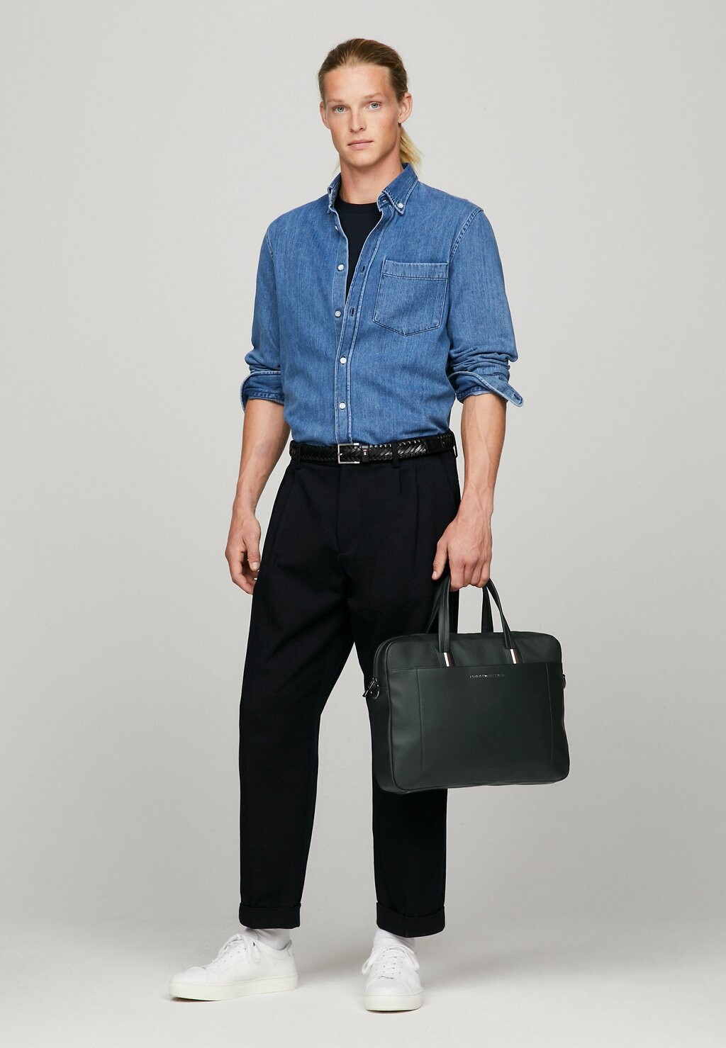 

Портфель SIGNATURE Tommy Hilfiger, черный
