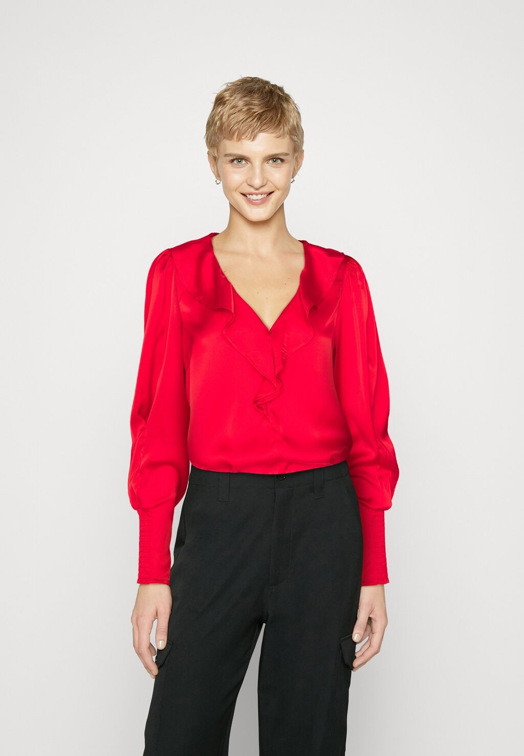 Блузка VIMURA V NECK FLOUNCE VILA, цвет high risk red