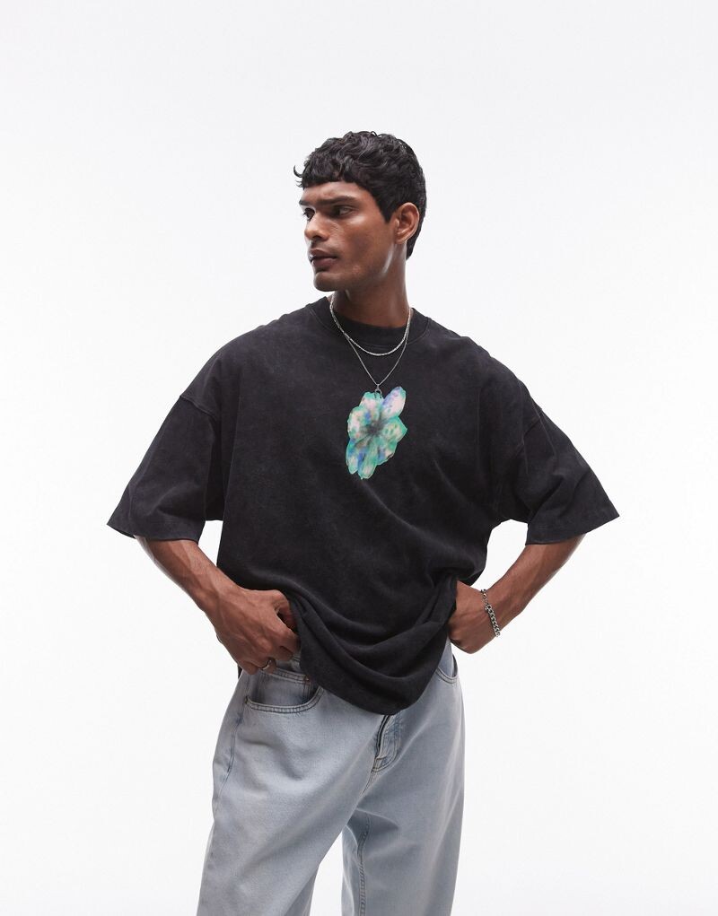 

Topman – черная стираная футболка очень большого размера с размытым цветочным принтом спереди и сзади