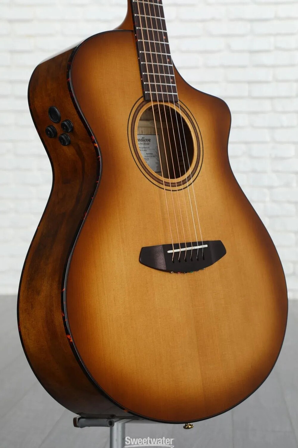 

Новая акусто-электрическая гитара Breedlove Organic Artista Pro Concert CE — Burnt Amber, эксклюзив Sweetwater