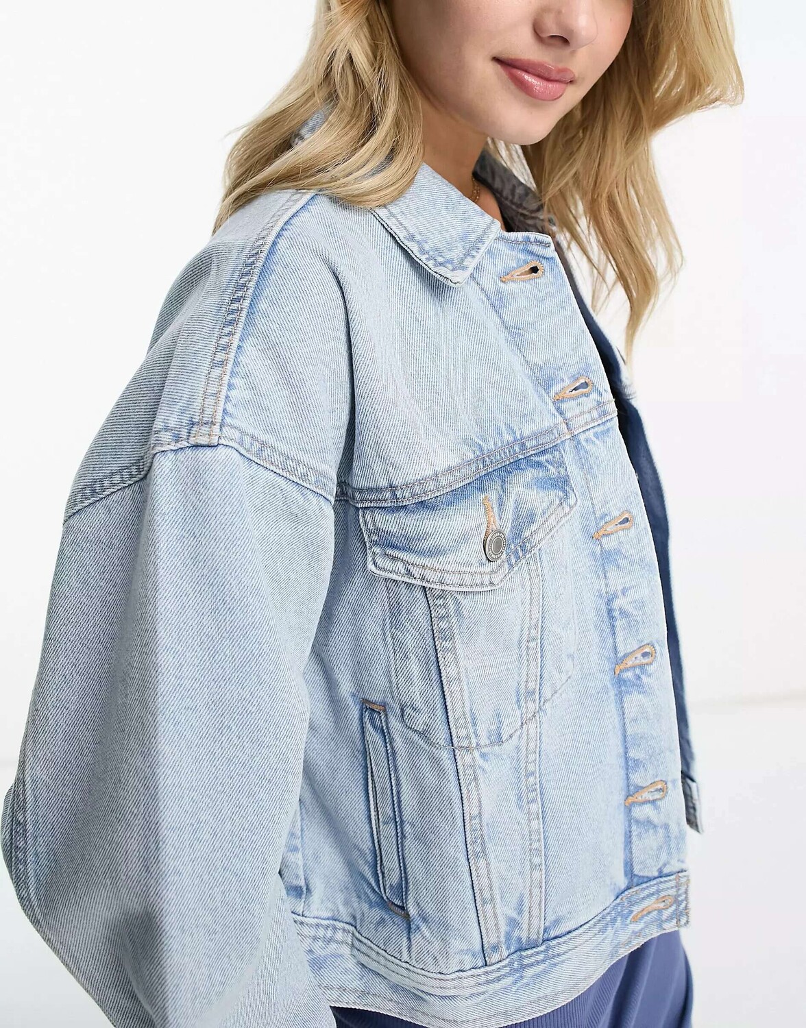 

Синяя джинсовая куртка оверсайз Pull&Bear, Синий