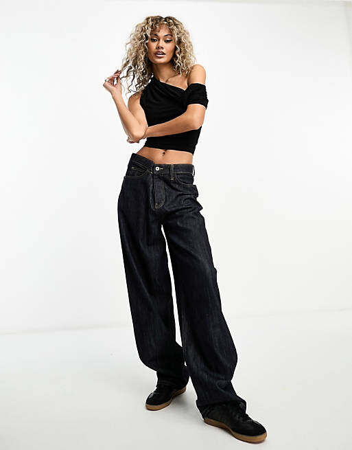 

Черный топ с открытыми плечами ASOS DESIGN