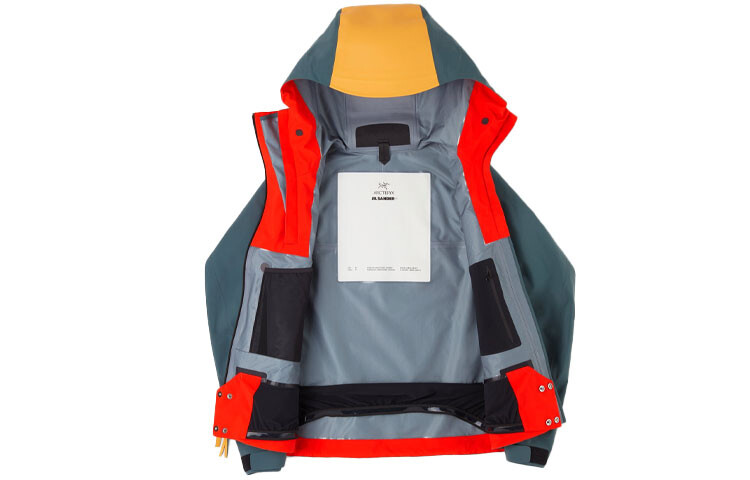 

Женская лыжная куртка Arcteryx, цвет Pine and cypress green/Pietra