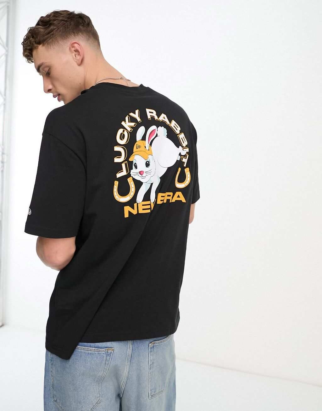 

Черная футболка с кроликом New Era, Черный