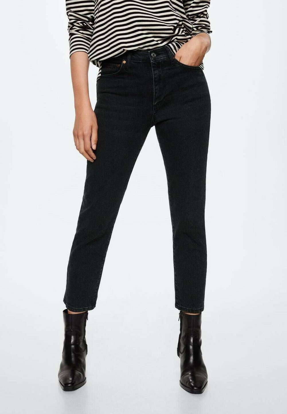 

Джинсы Slim fit Mango