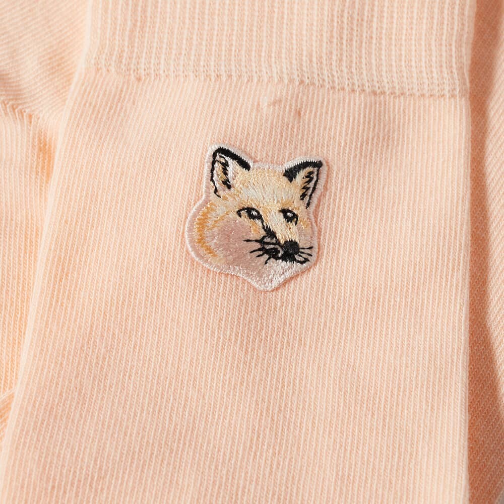 

Носки Maison Kitsune Tonal Fox с нашивкой в ​​виде головы, персиковый