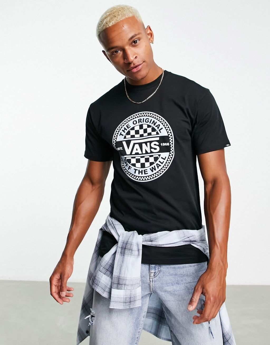 

Черная футболка с рисунком в шахматную клетку Vans Circle
