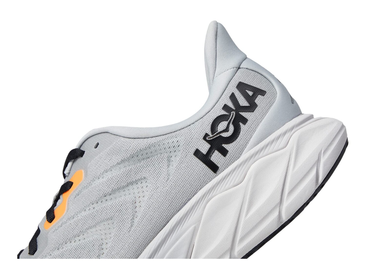

Кроссовки Hoka Arahi 6