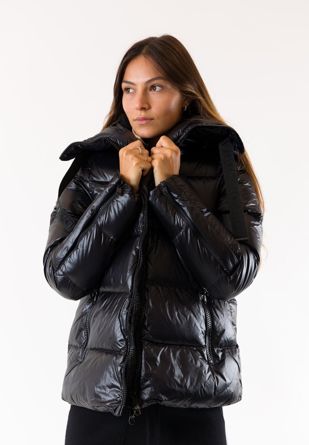 

Пуховик Deha, черный