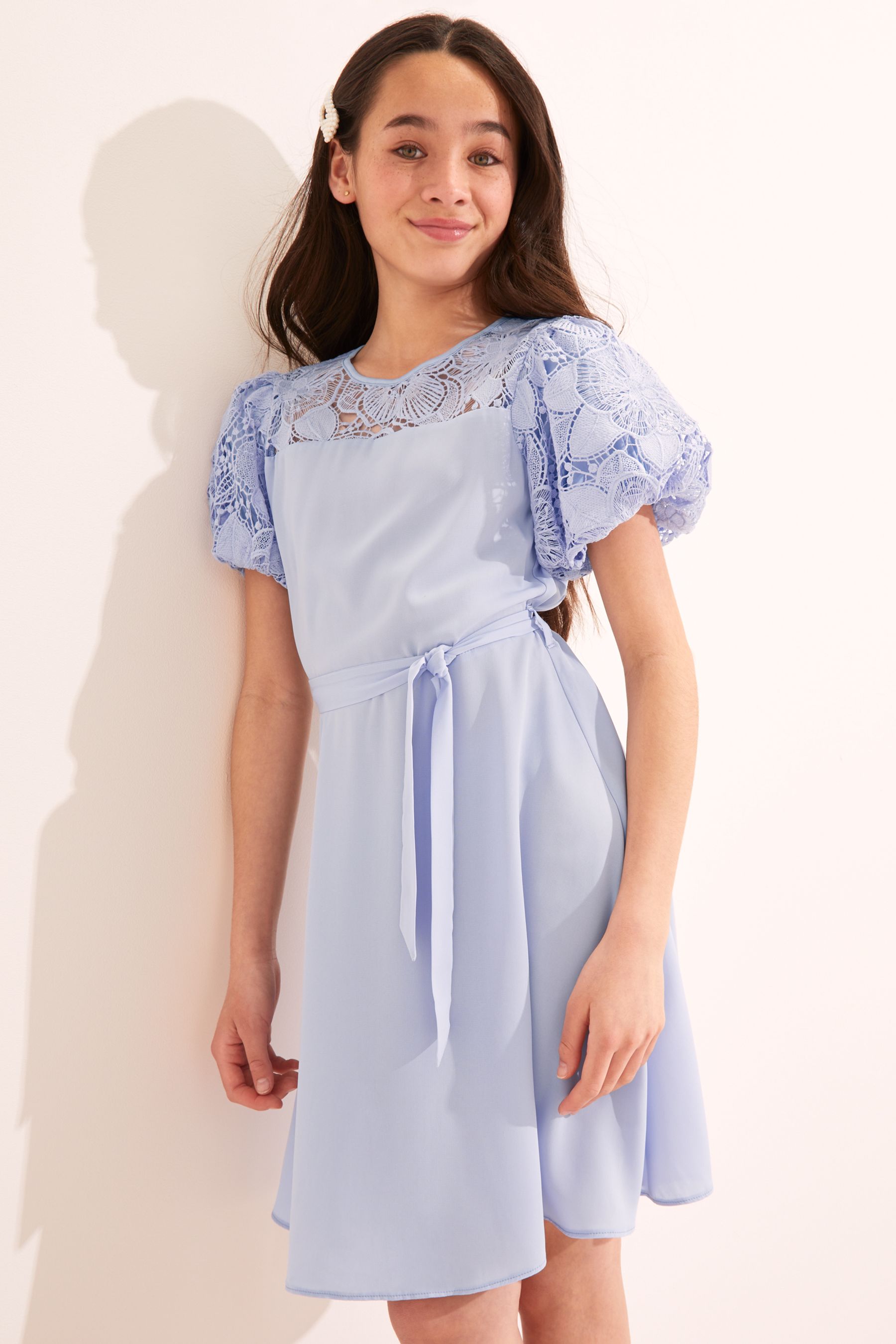 Платье с кружевной кокеткой Lipsy, синий цена и фото