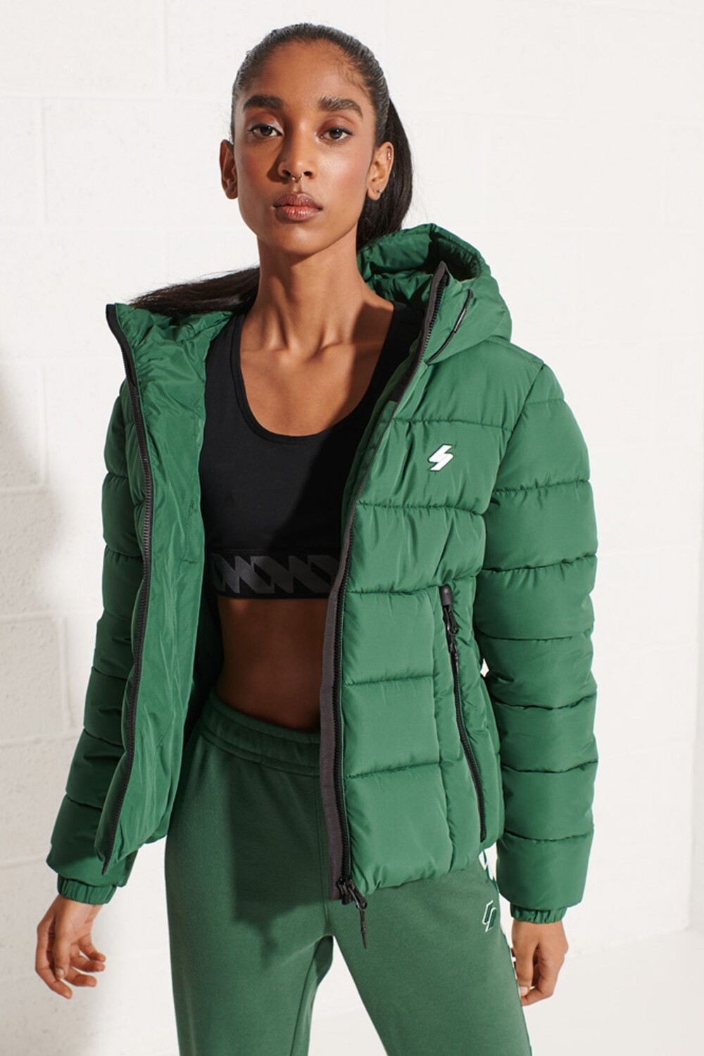 

Утепленная куртка Spirit Sports с капюшоном Superdry, зеленый