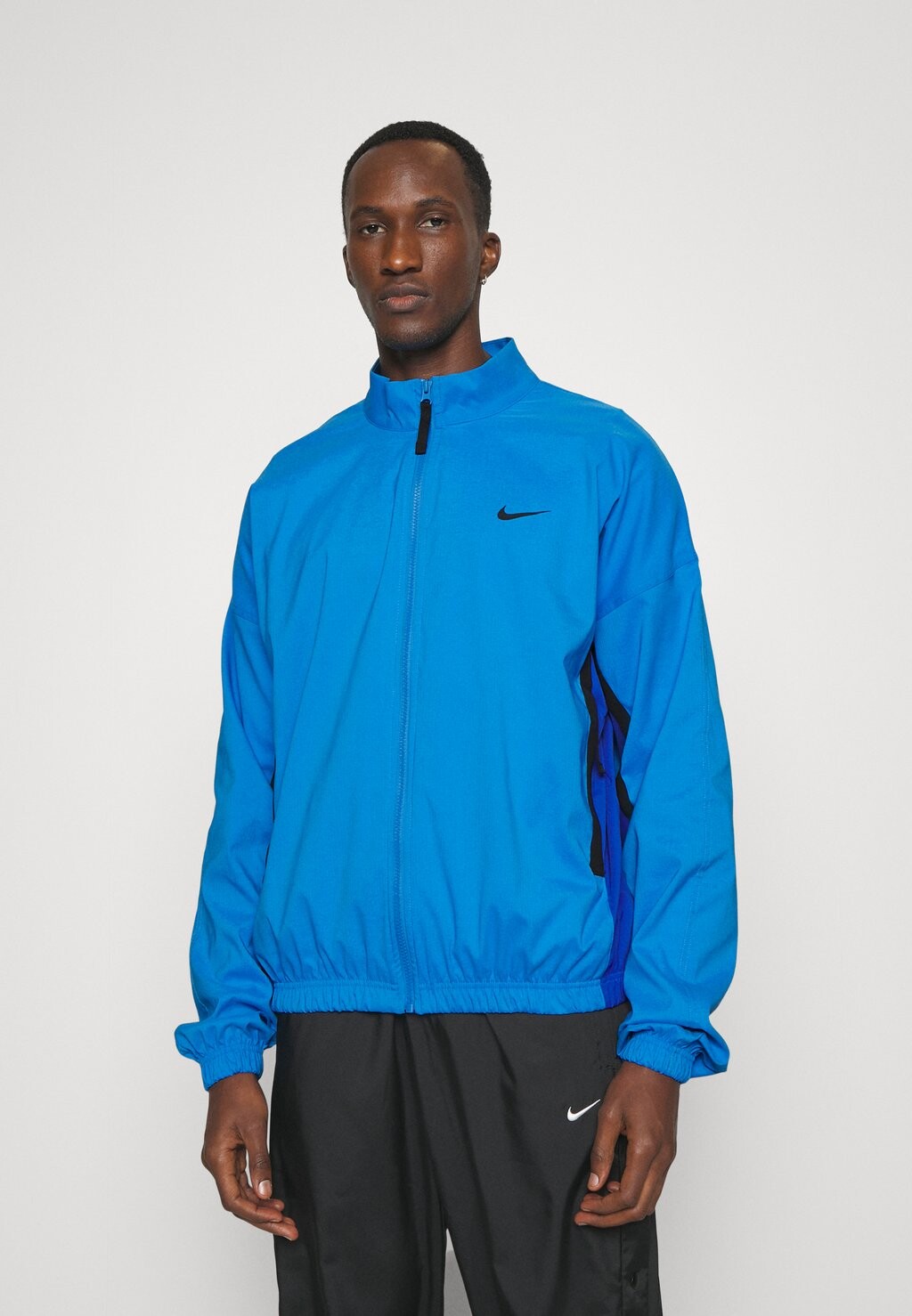 

Спортивная куртка Nike