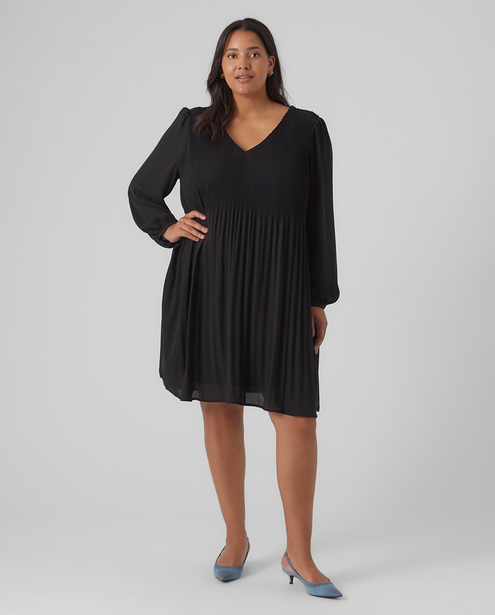 Короткое платье с длинными рукавами Vero Moda Curve, черный платье короткое с принтом с v образным вырезом и длинными рукавами 56 черный