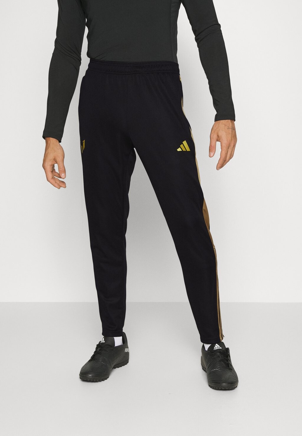 

Тренировочные брюки Adidas