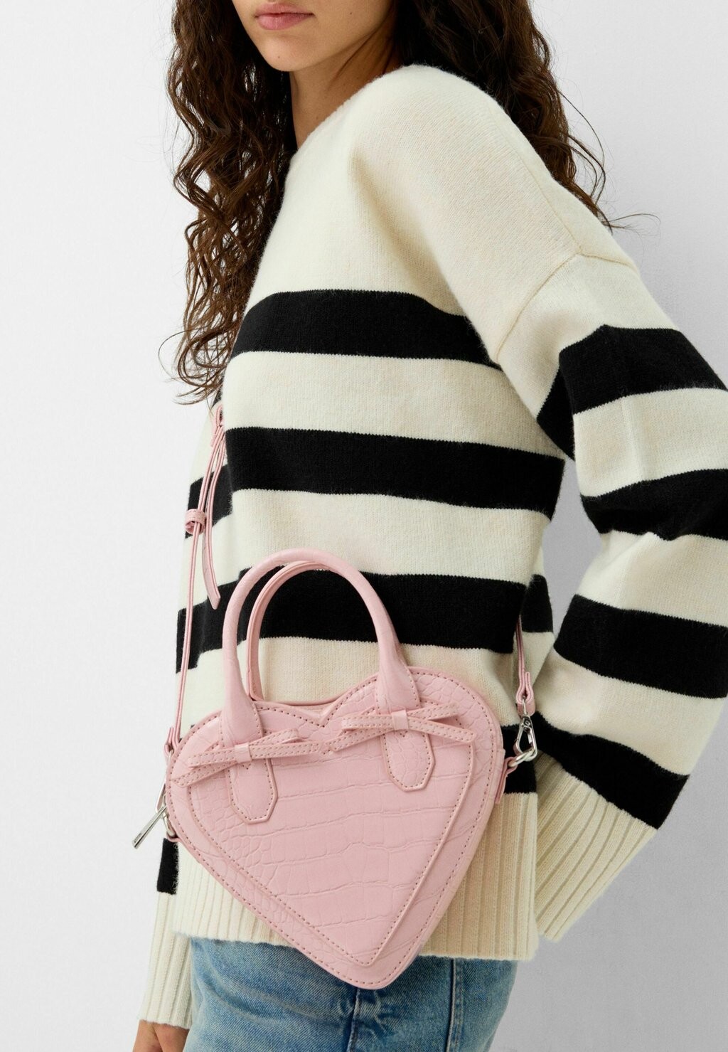 

Сумка через плечо HEART Bershka, розовый