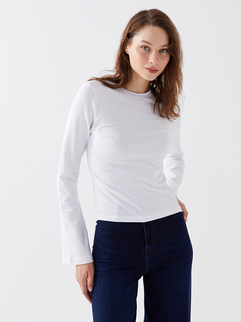 

Простая женская футболка с круглым вырезом и длинными рукавами LCW Casual, буксе белый