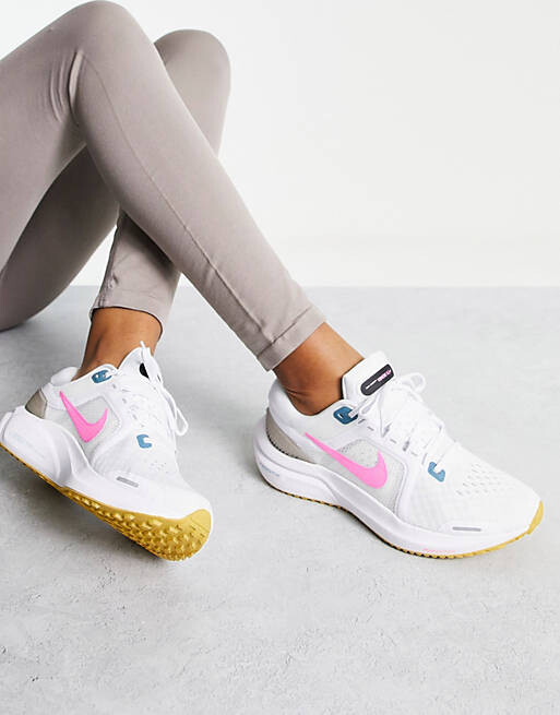 

Белые кроссовки Nike Running Air Zoom Vomero 16
