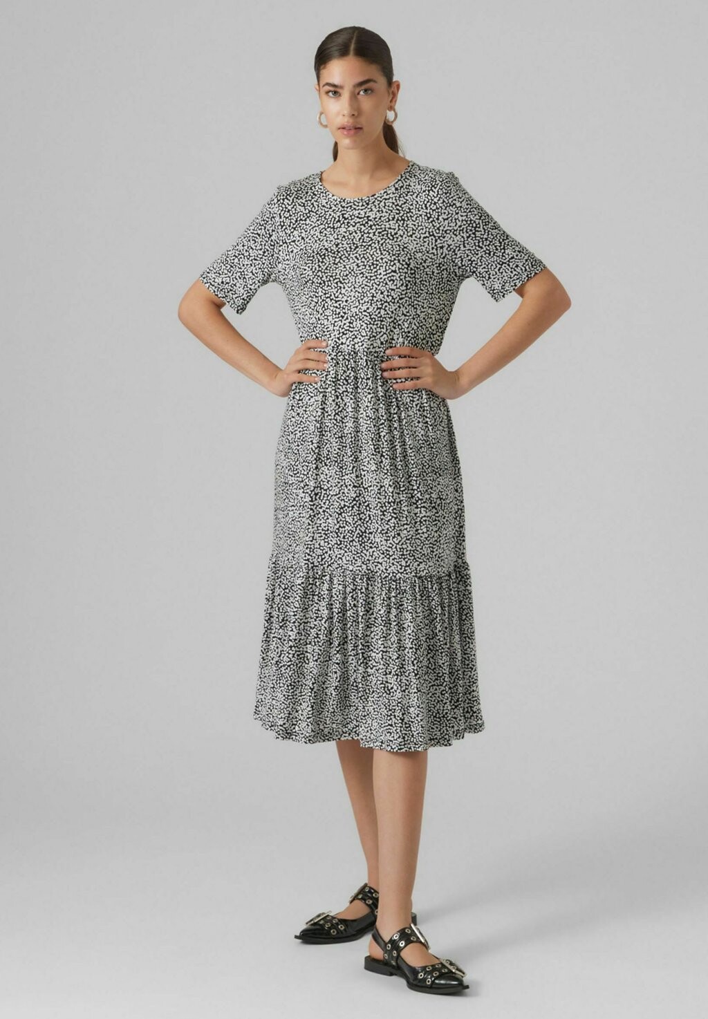 

Летнее платье Vero Moda, черный