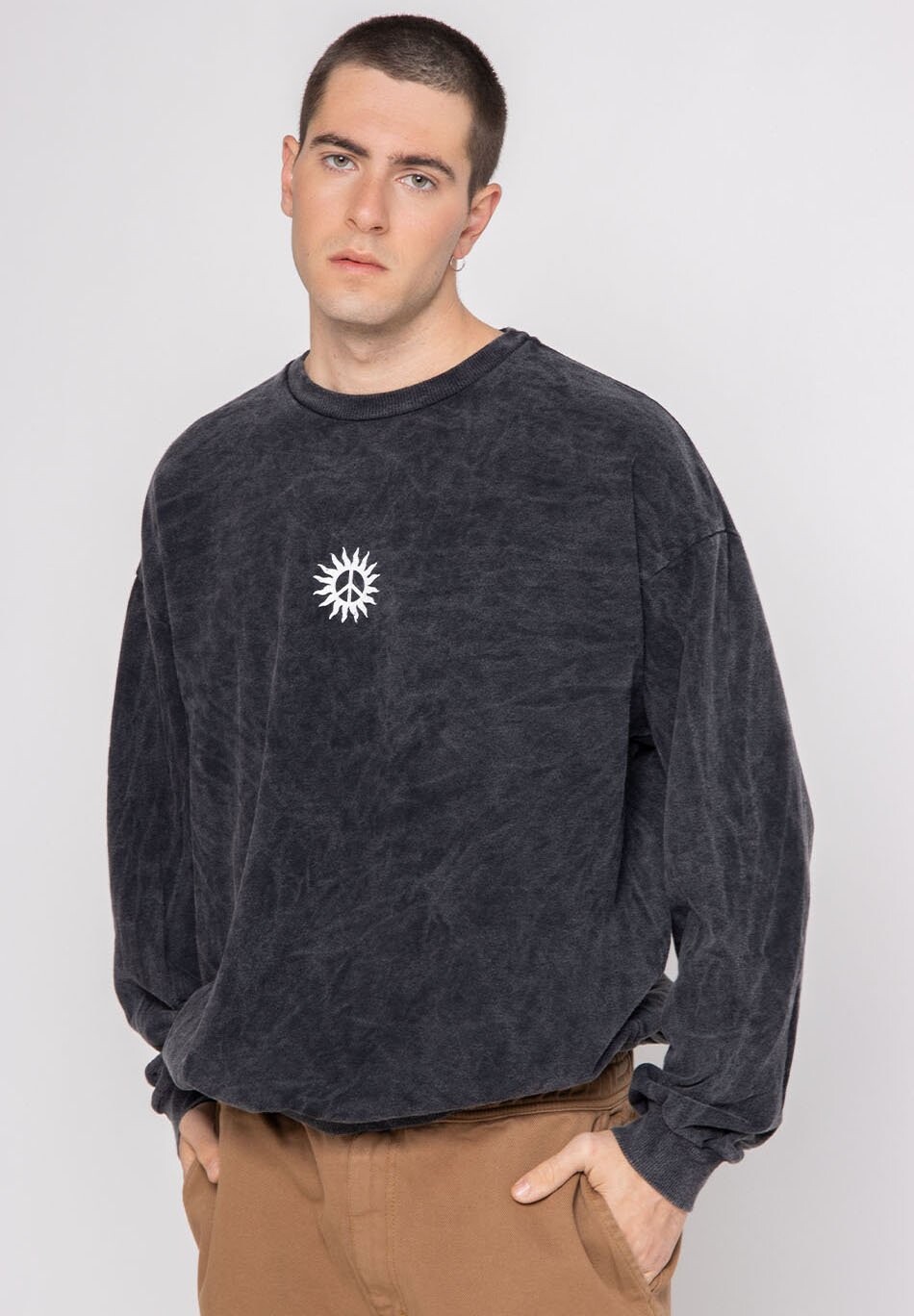 

Толстовка CREW WASHED CELESTIAL DISORDER Kaotiko, черный