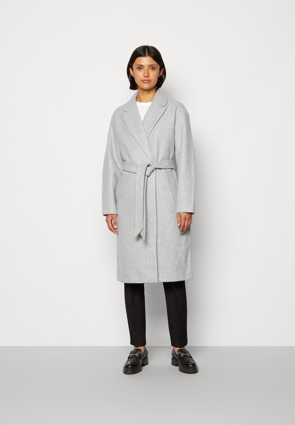 

Классическое пальто Vero Moda, светло-серый меланж