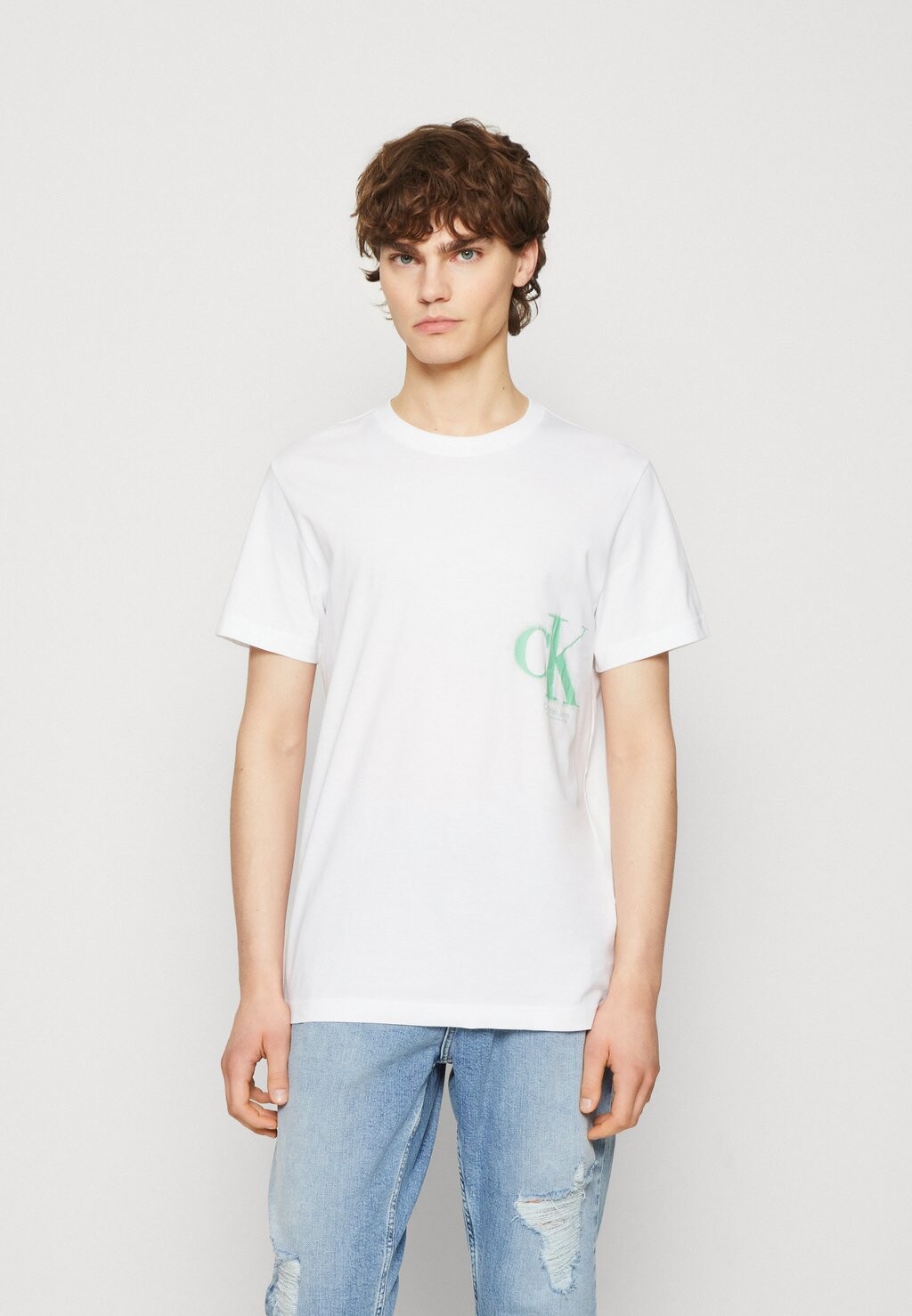 

Футболка с принтом Calvin Klein Jeans, белый