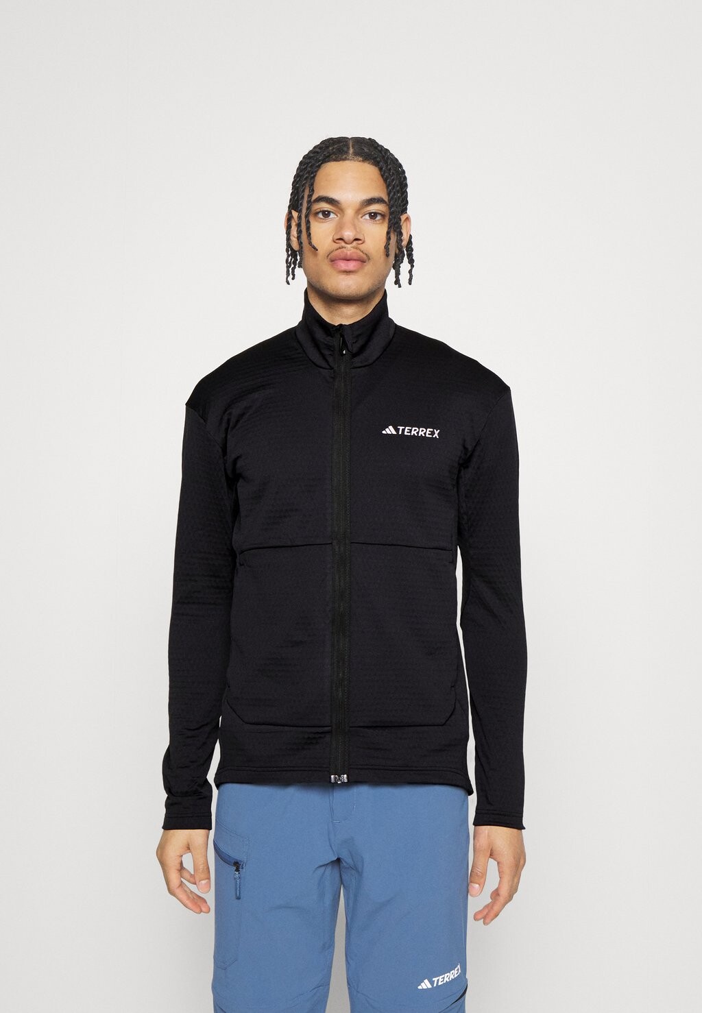 

Спортивная куртка Adidas