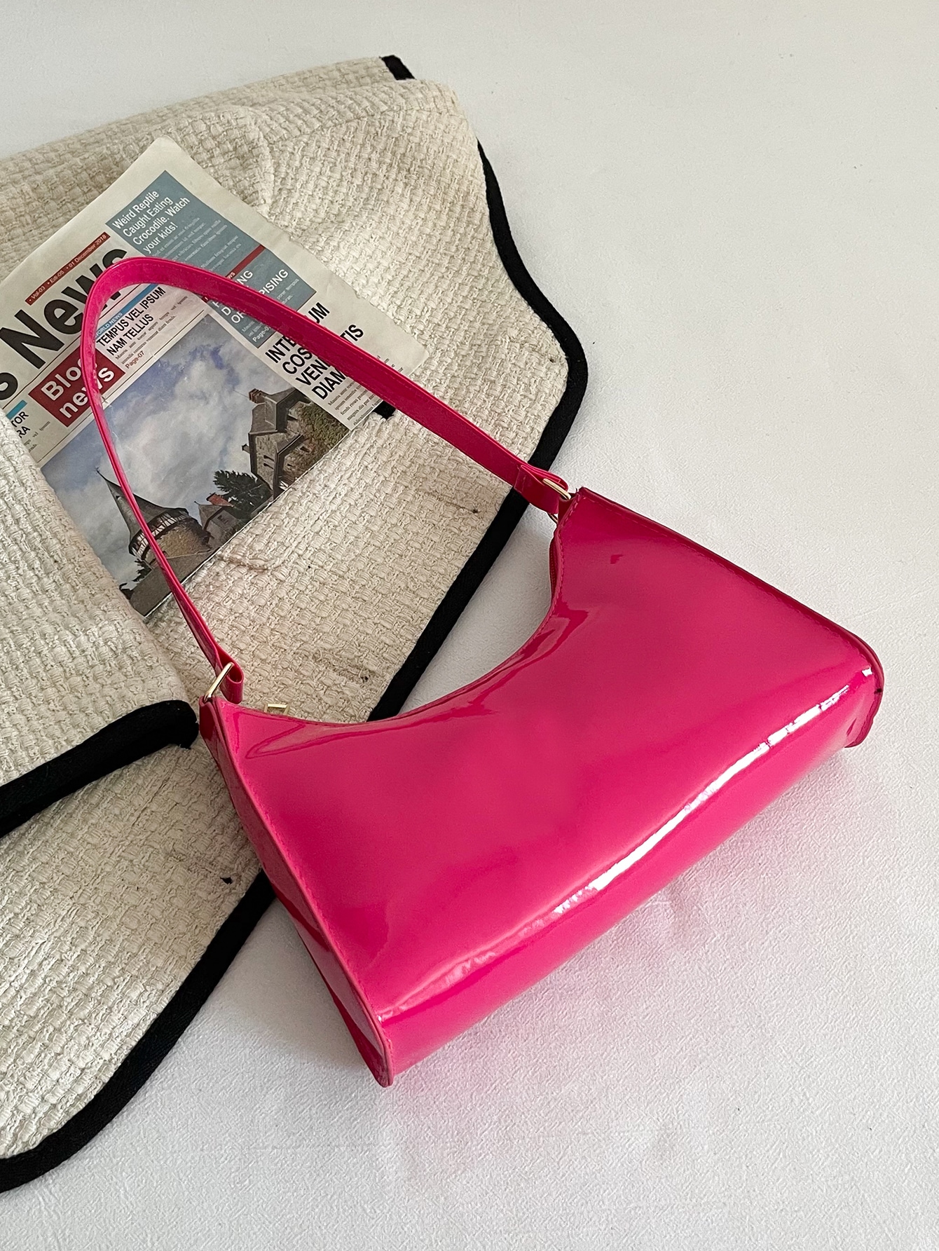 Минималистичная сумка-багет из искусственной лакированной кожи, ярко-розовый сумка багет из кожи единый размер розовый