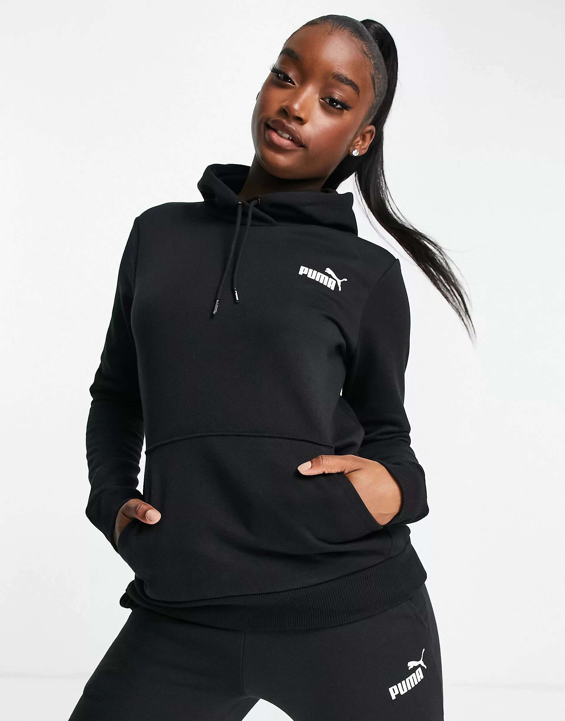 

Черное худи с маленьким логотипом Puma Essentials, Черный