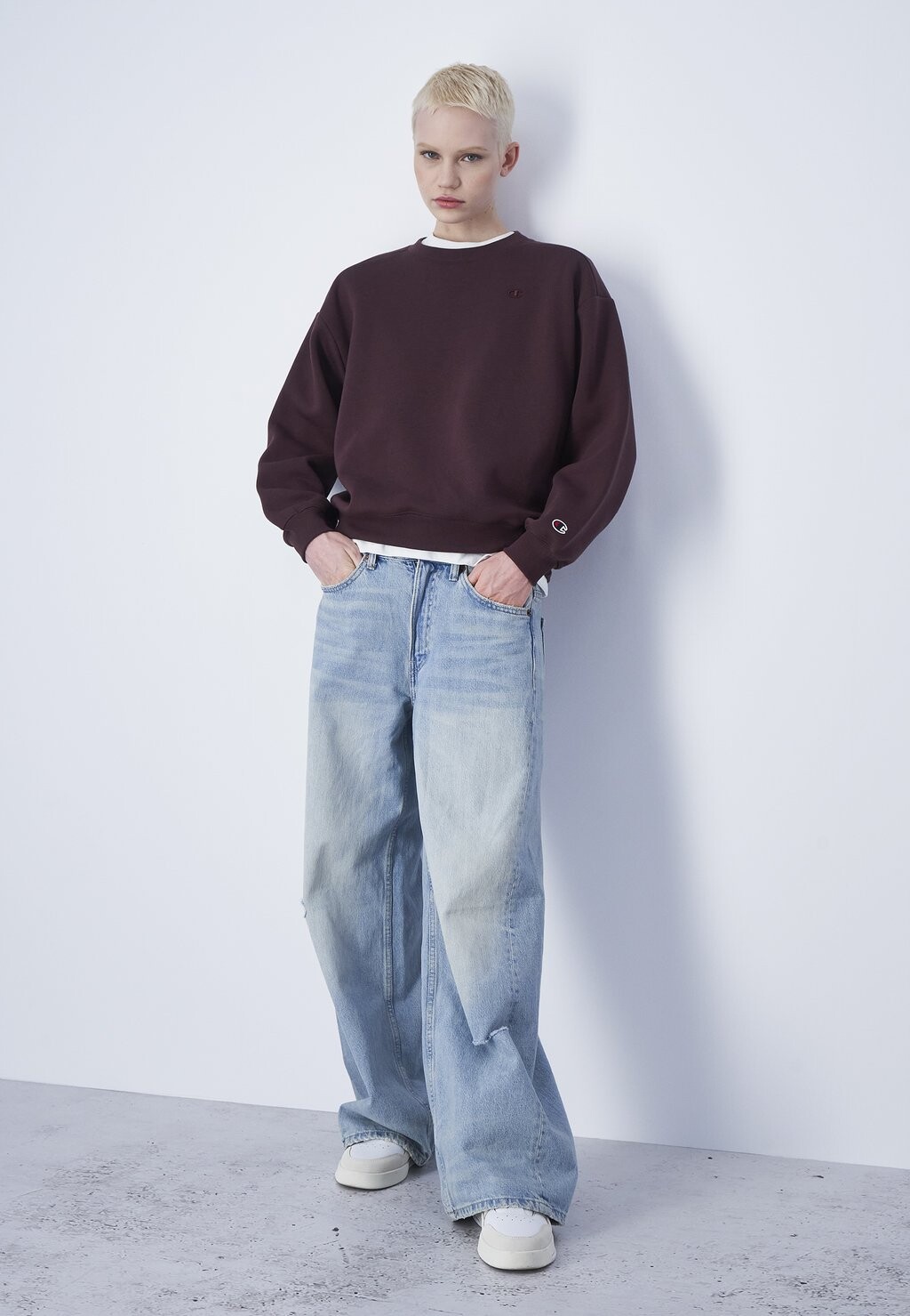 

Толстовка Champion CREWNECK, темно-коричневый