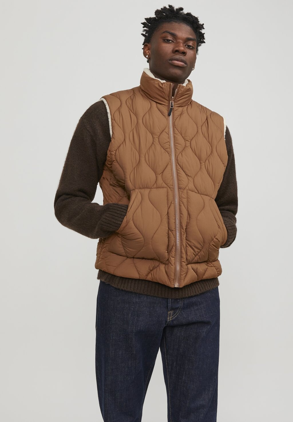 

Жилет Jack & Jones, цвет toffee