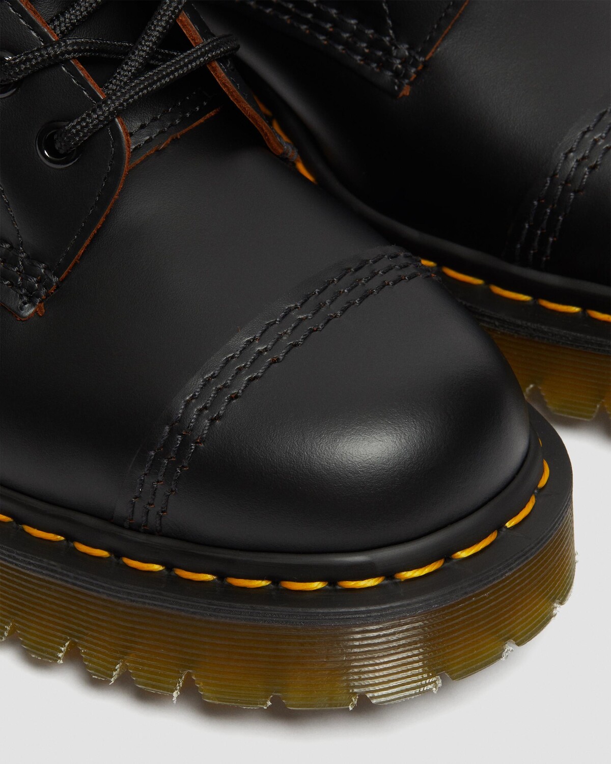 

Ботинки на шнуровке 1460 Bex Made in England Dr. Martens