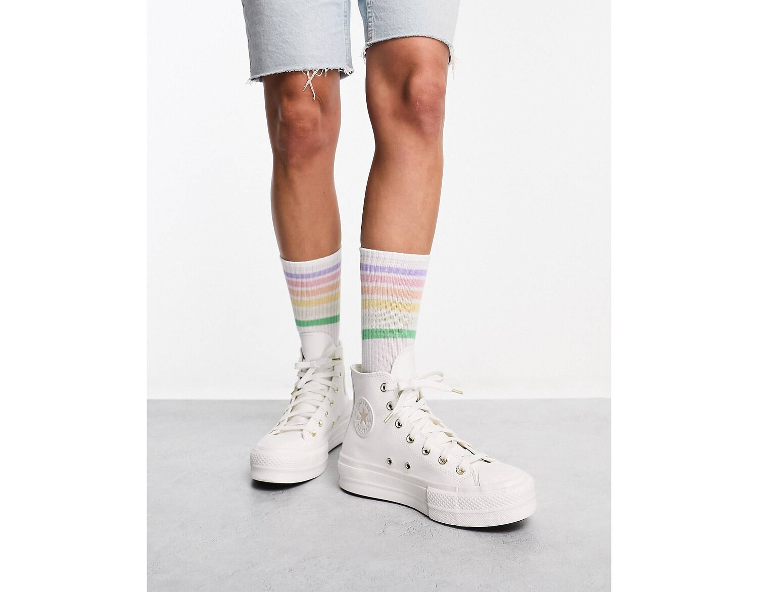 

Бело-золотые высокие кроссовки Converse Chuck Taylor All Star Lift