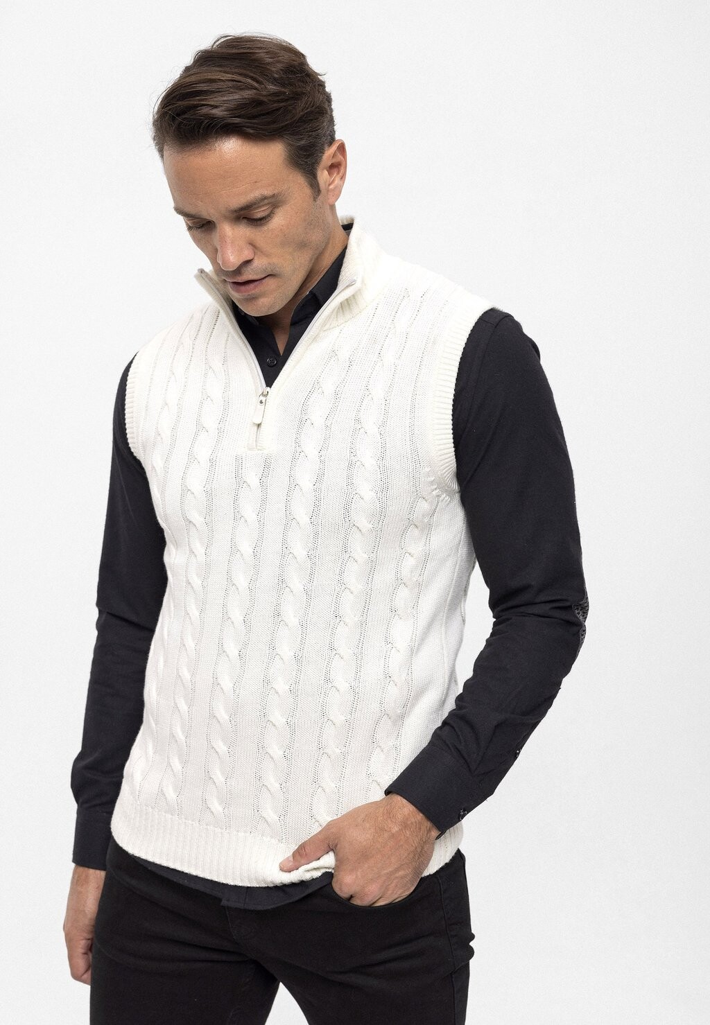 

Жилет SLEEVELESS Felix Hardy, цвет off white