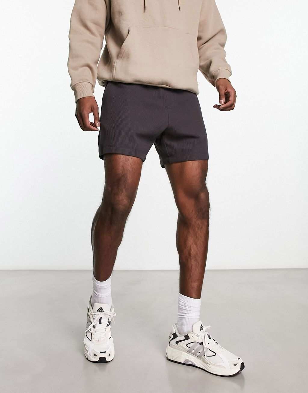 

Черные узкие шорты вафельного цвета ASOS DESIGN