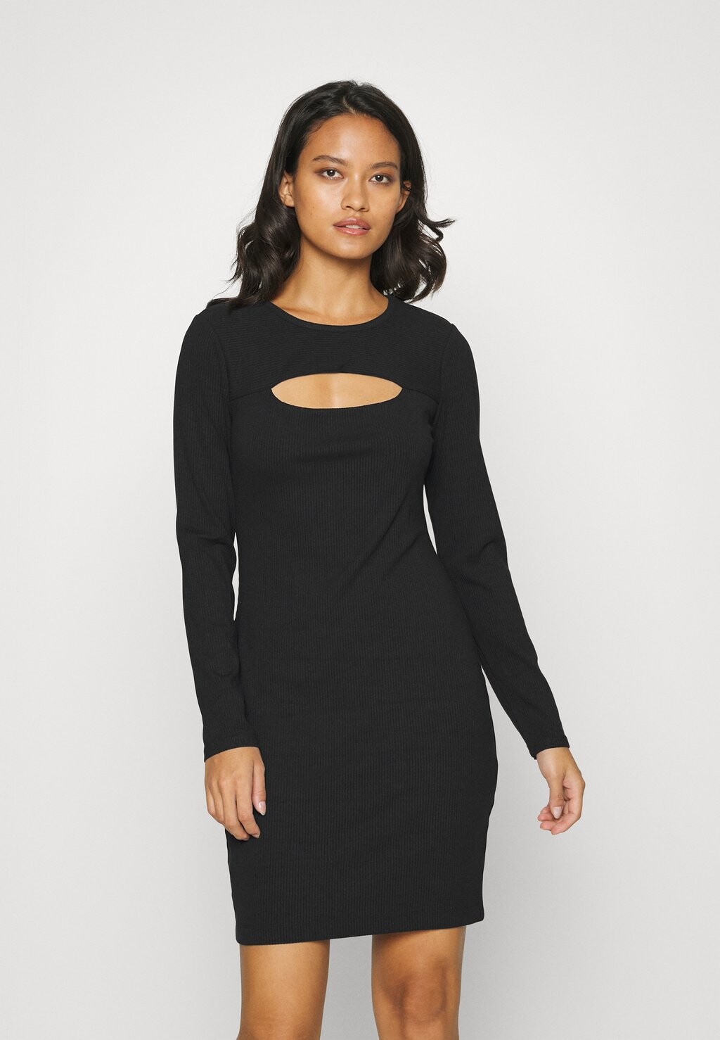 

Платье-футляр Guess ES LS WOOL, цвет jet black