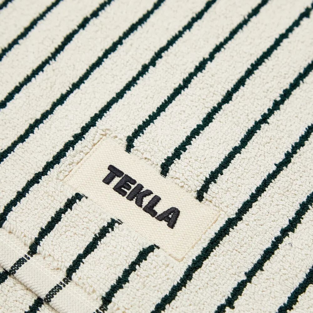 цена Tekla Fabrics Органический махровый коврик для ванной, зеленый