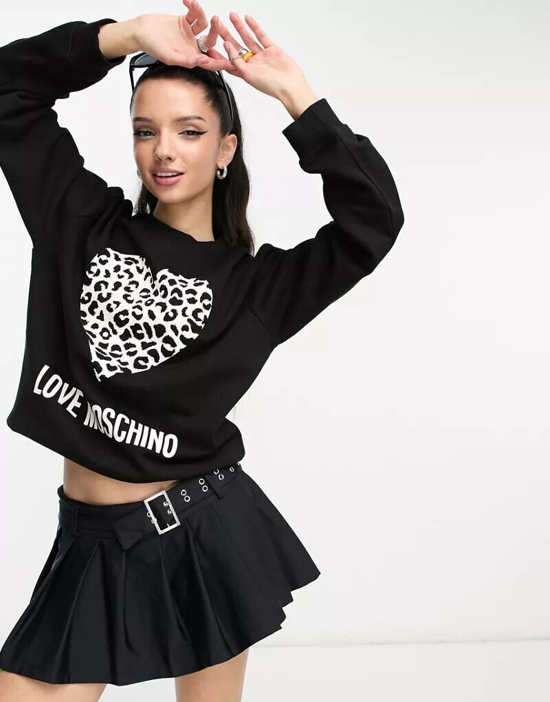 

Черный свитшот Love Moschino с леопардовым сердечком
