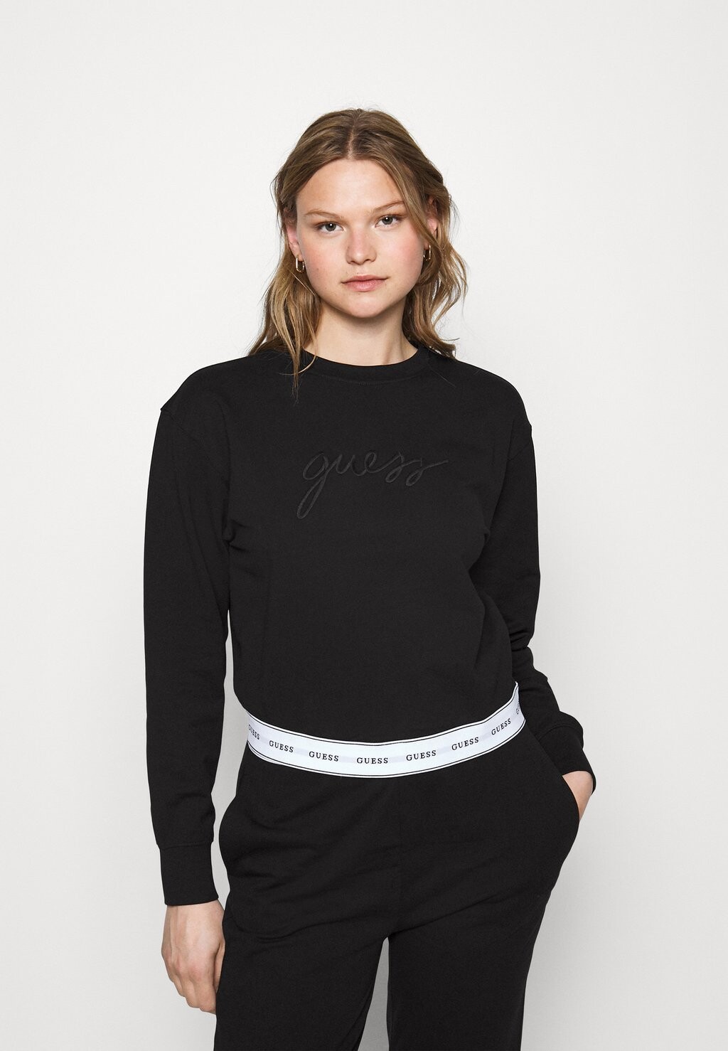 

Верх пижамы Guess, черный