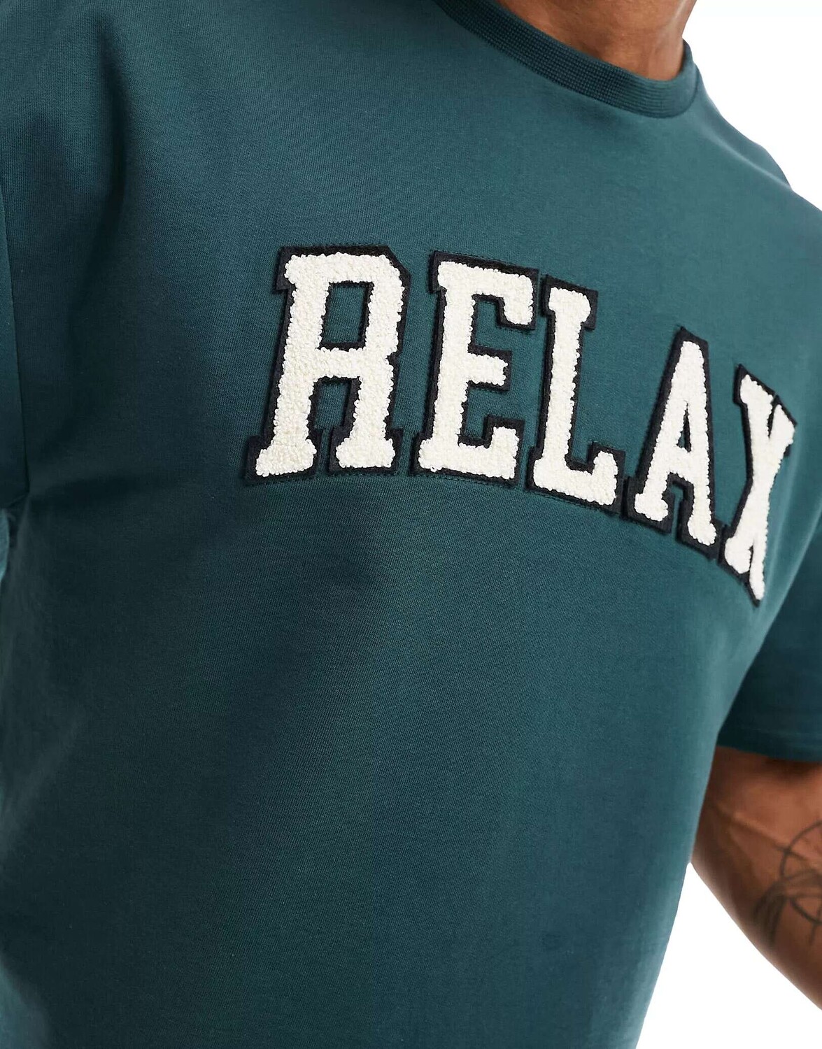 

Зеленый пижамный комплект с фактурной деталью и надписью ASOS Relax