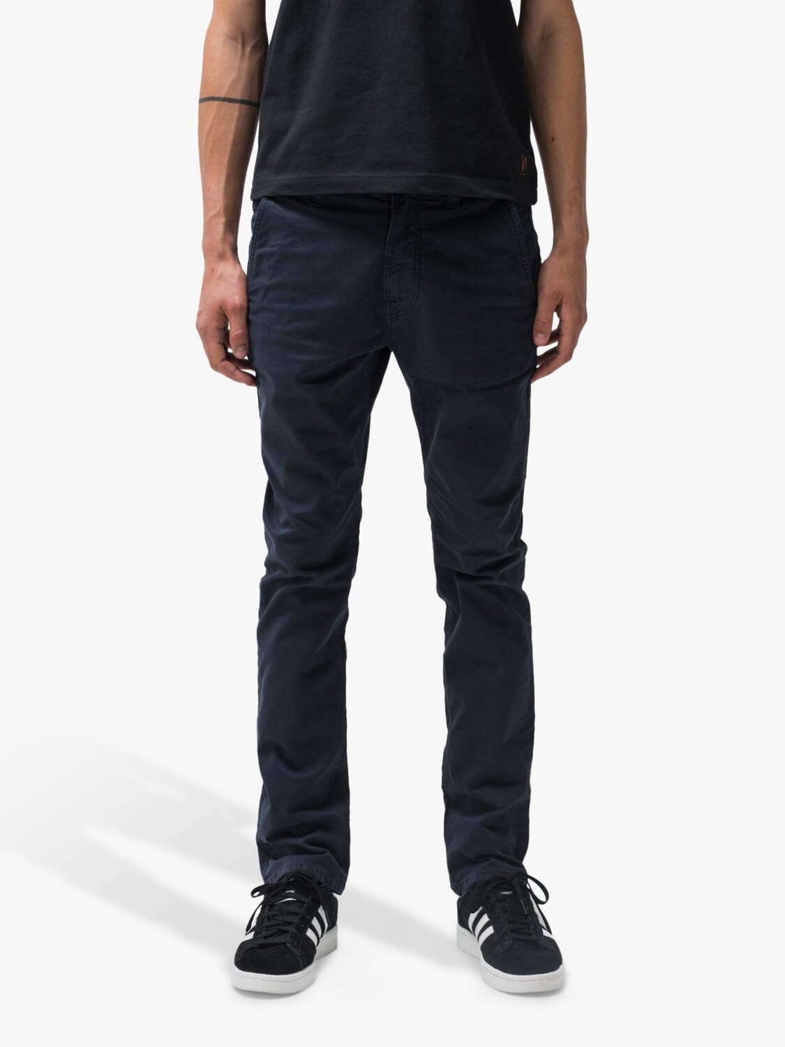 

Брюки-чиносы Nudie Jeans Slim Adam, цвет Dark Midnight