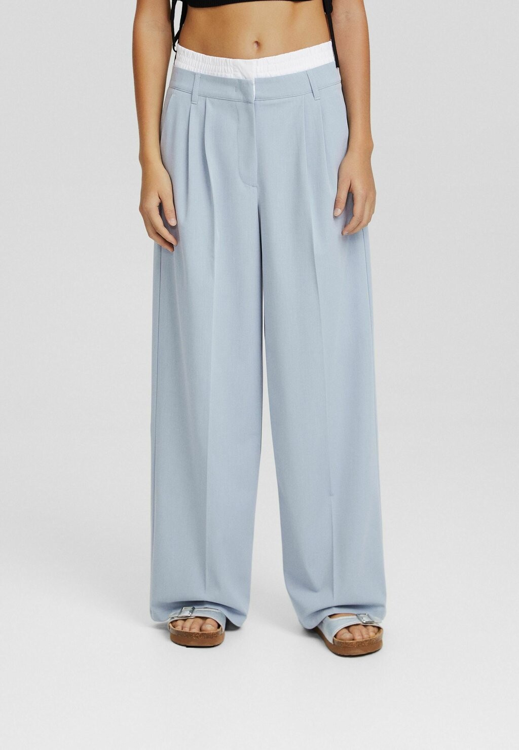 

Брюки Bershka