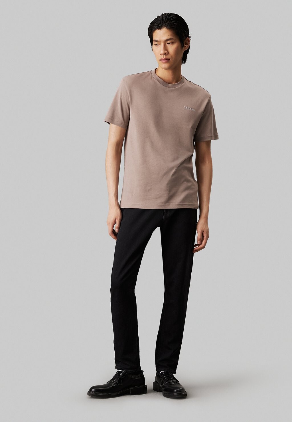 

Базовая футболка MICRO LOGO INTERLOCK Calvin Klein, светло-коричневый