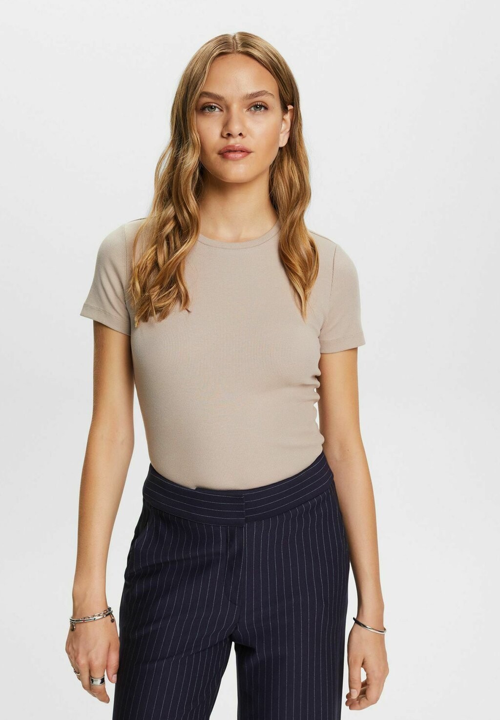 

Футболка базовая Esprit, цвет light taupe