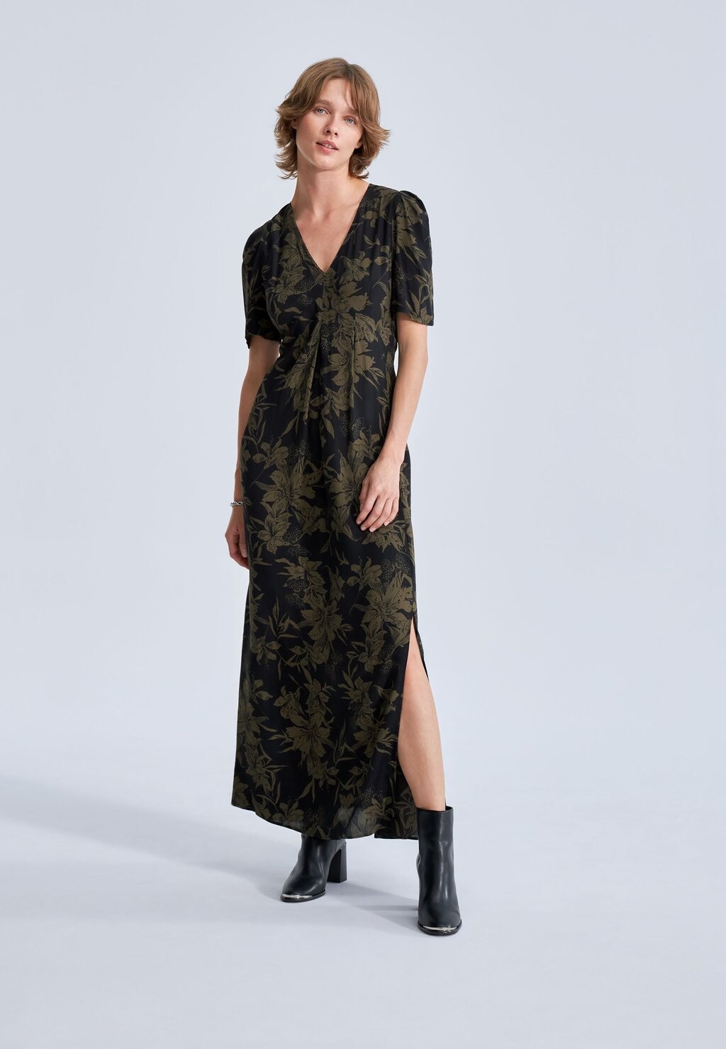 

Платье макси WITH FLOWER IKKS, цвет black khaki