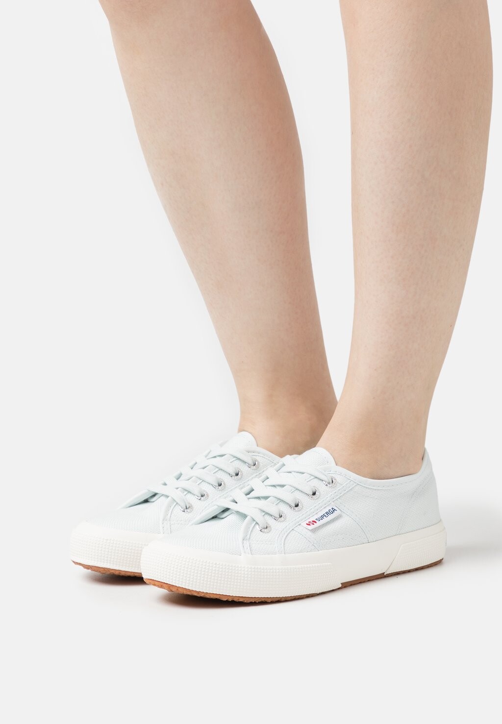 

Кроссовки Superga