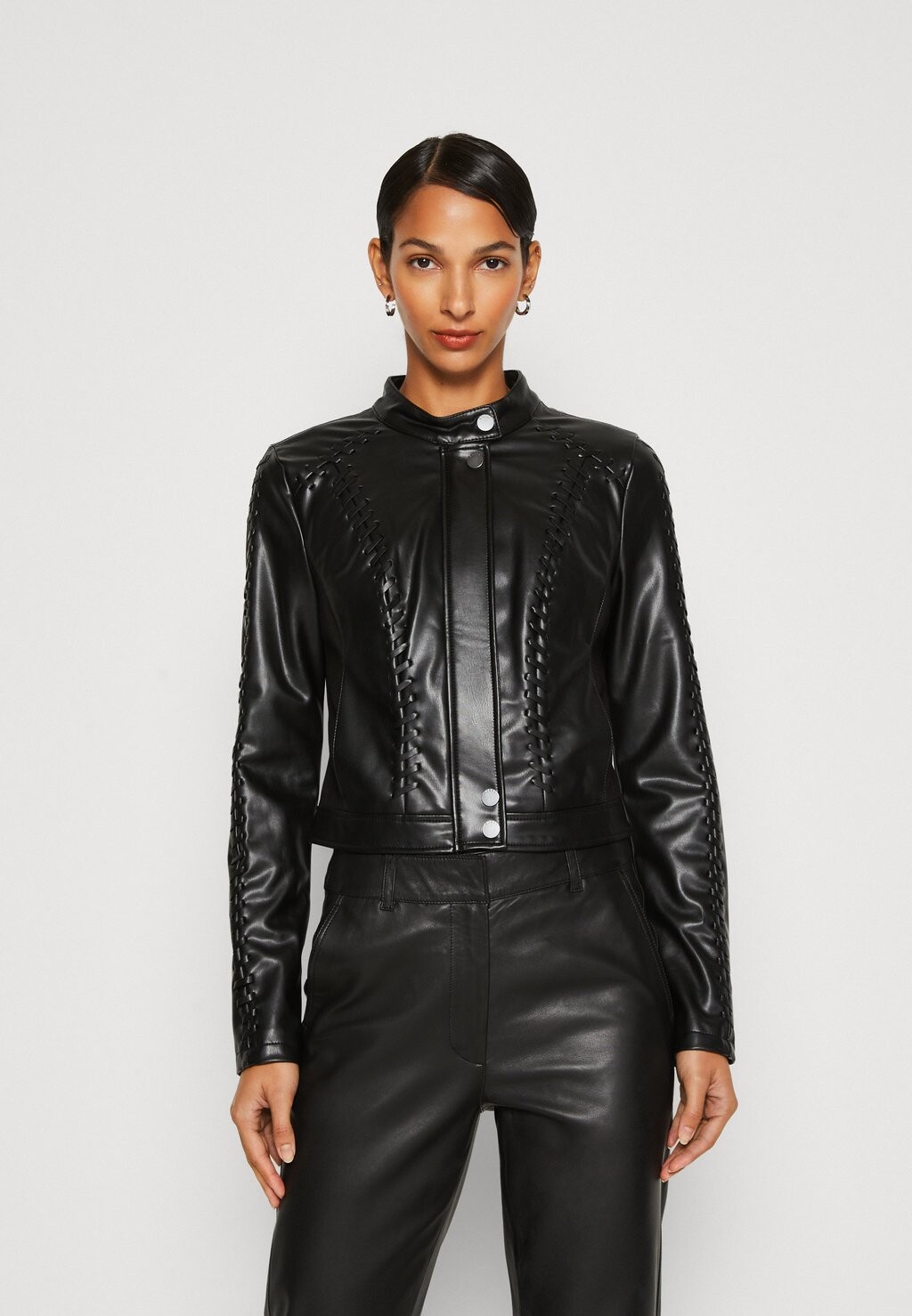 

Куртка из синтетической кожи Guess ADLER, цвет jet black