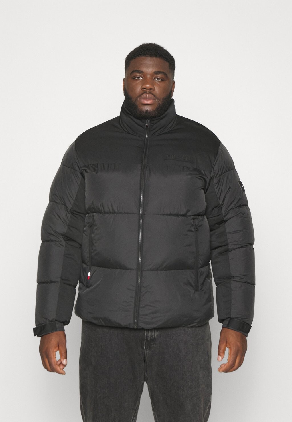 

Пальто Tommy Hilfiger КУРТКА-ПУХОВИК NEW YORK, черный